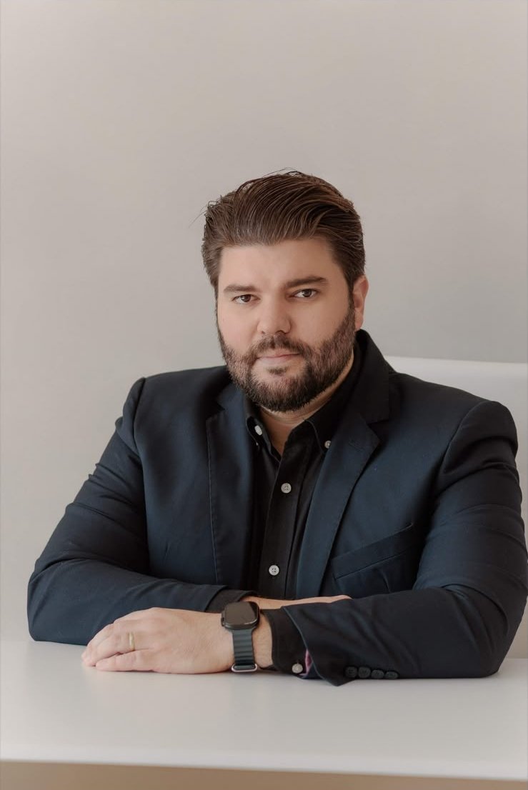 Dr. Luis Guilherme dos Santos, endodontista da Clínica Rinaldi
